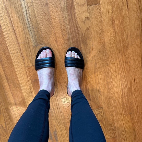 Prada black leather slides, sz. 37.5 - Picture 5 of 7